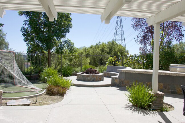 Building Photo - 2 Cousteau Ln