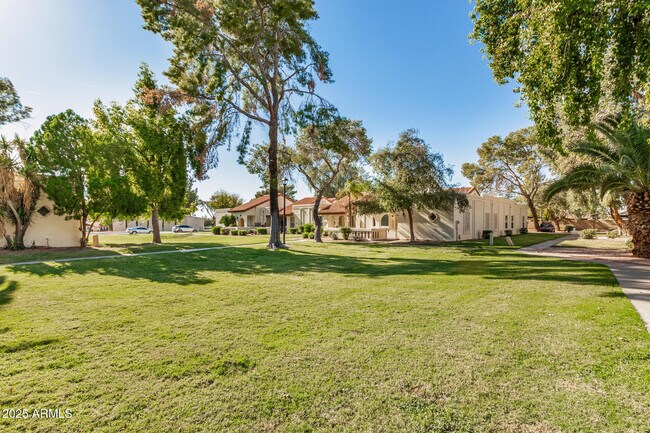 Building Photo - 5136 E Evergreen St