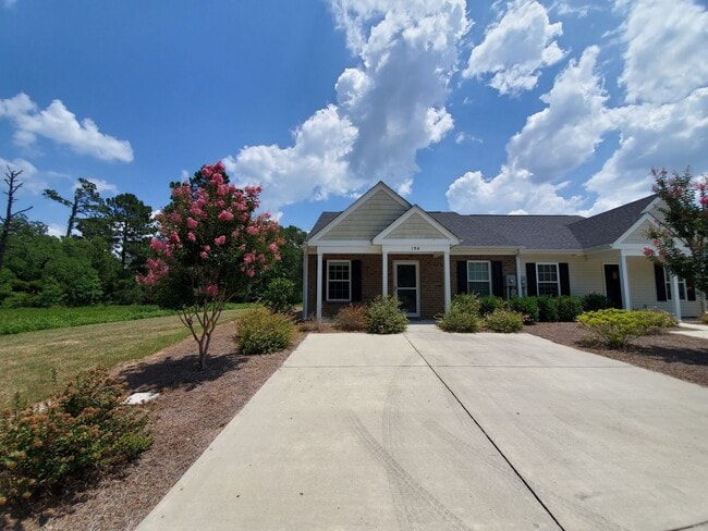 Building Photo - 198 Buckhaven Way