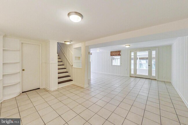 Building Photo - 4112 Spruell Dr