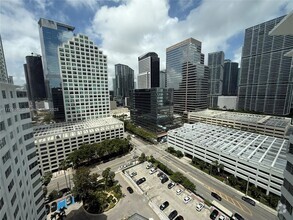 Building Photo - 801 Brickell Bay Dr