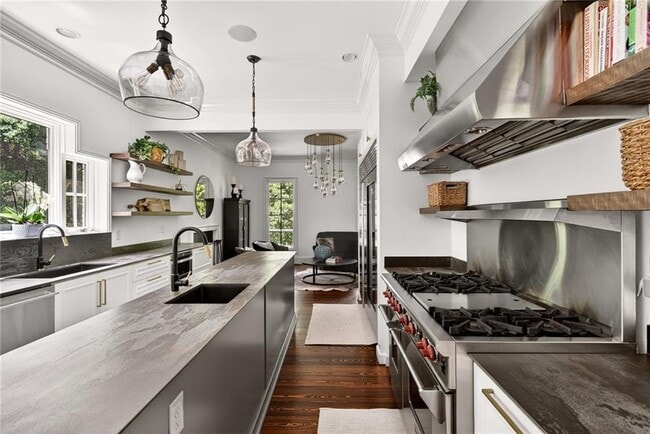 Building Photo - 3669 Cochise Dr SE