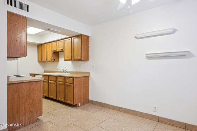 Building Photo - 286 W Palomino Dr