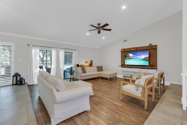 Building Photo - 23265 Boca Club Colony Cir