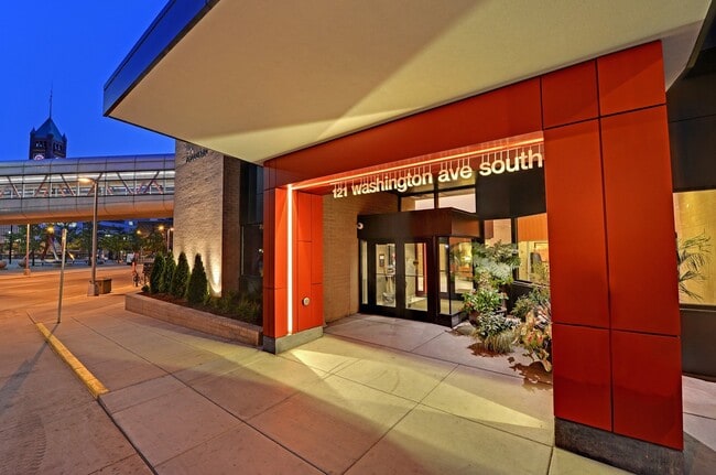 main entry - 121 S Washington Ave