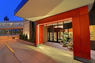 main entry - 121 S Washington Ave