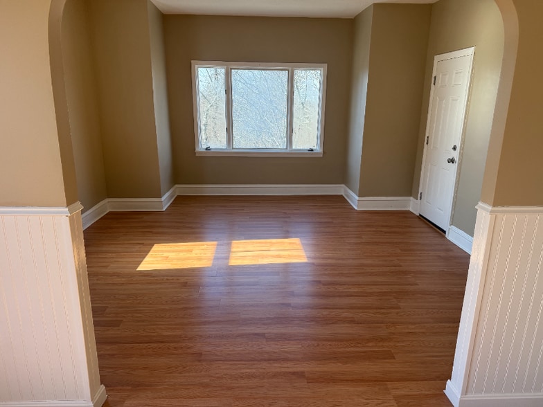 Building Photo - 538 Alden St