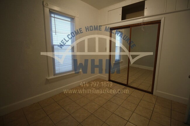 Building Photo - 1140 N 50th Pl