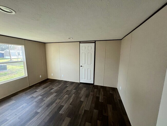 Building Photo - 48 Tower Manor Dr