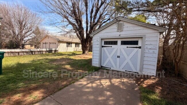 Building Photo - 2904 S Portland Ave