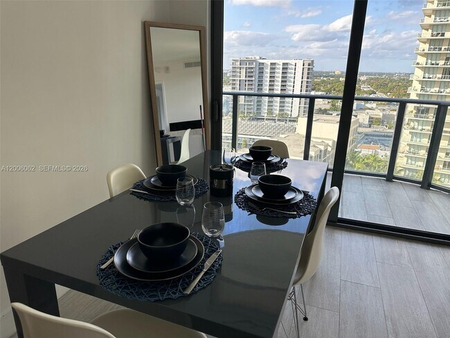 Building Photo - 121 NE 34th St