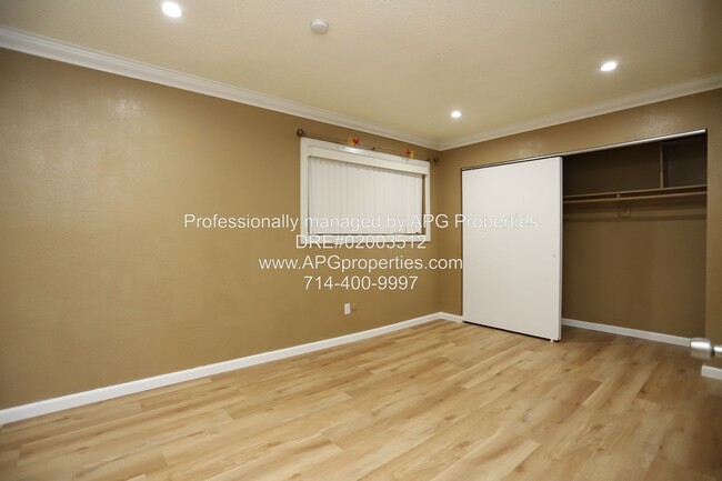 Building Photo - 630 S Knott Ave