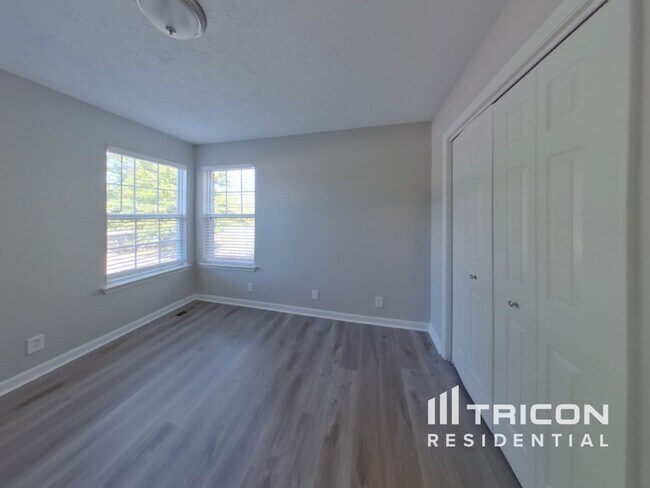 Building Photo - 8005 Penbrook Dr