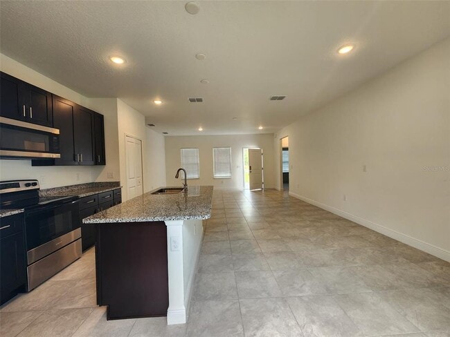 Building Photo - 3650 SW 128th Pl