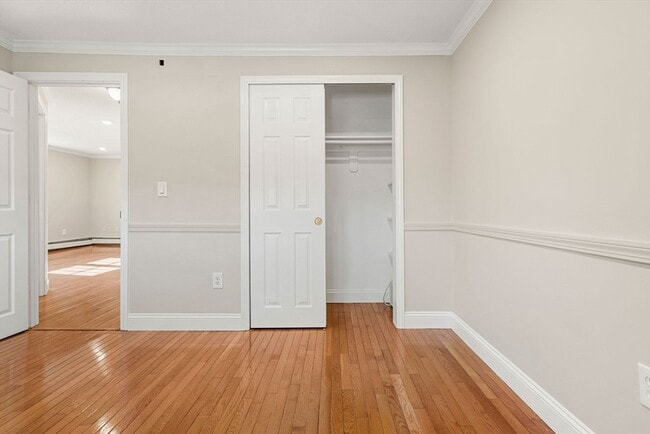 Building Photo - 305 Pine St