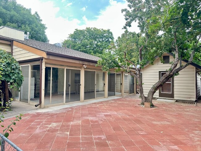 Building Photo - 2518 S Patton Ct