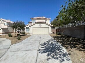 Building Photo - Carry Over Showing: This property has been...