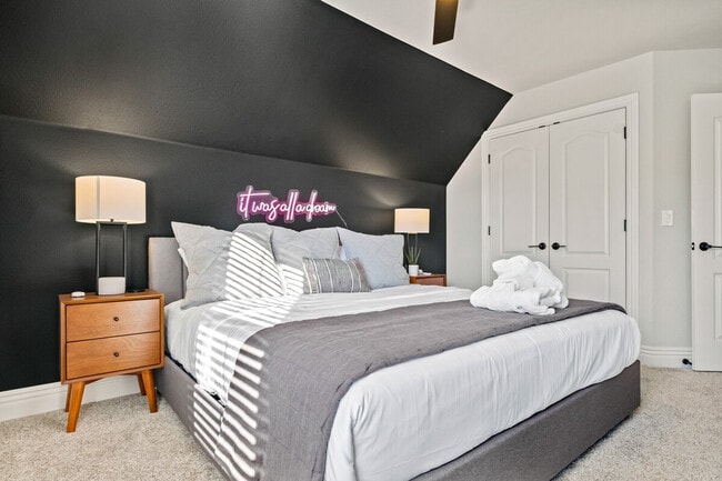 Building Photo - 6508 Stone Lake Dr