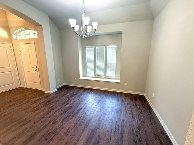 Building Photo - 117 Green Haven Dr