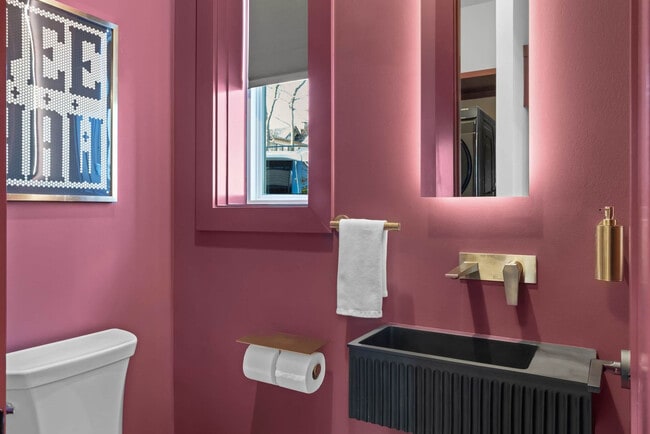 Building Photo - 1315 16th Ave S