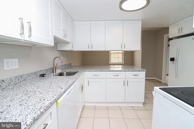Building Photo - 1045 Brixton Ct