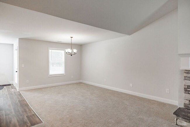 Building Photo - 80 Creek Haven Dr