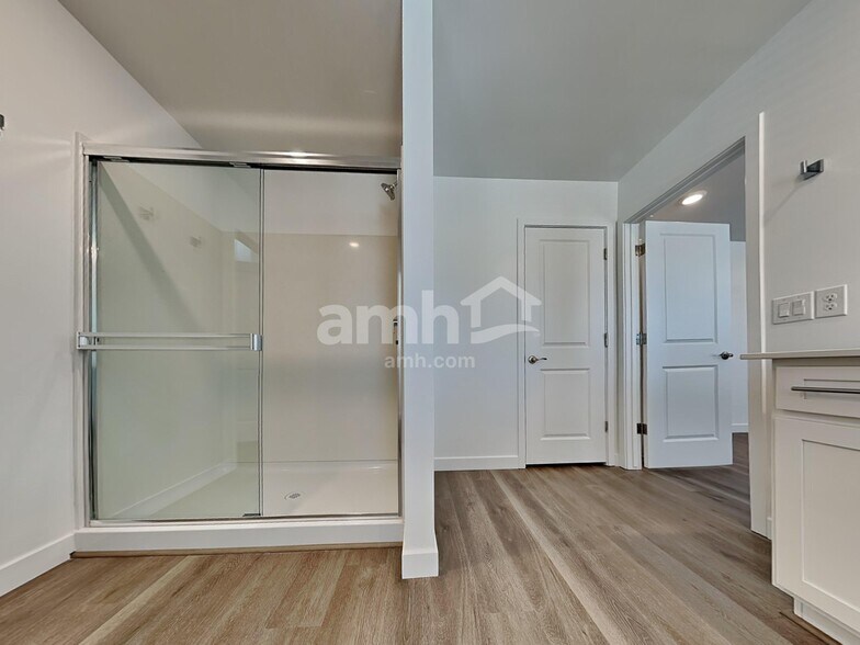 Building Photo - 6536 E Paseo Alga