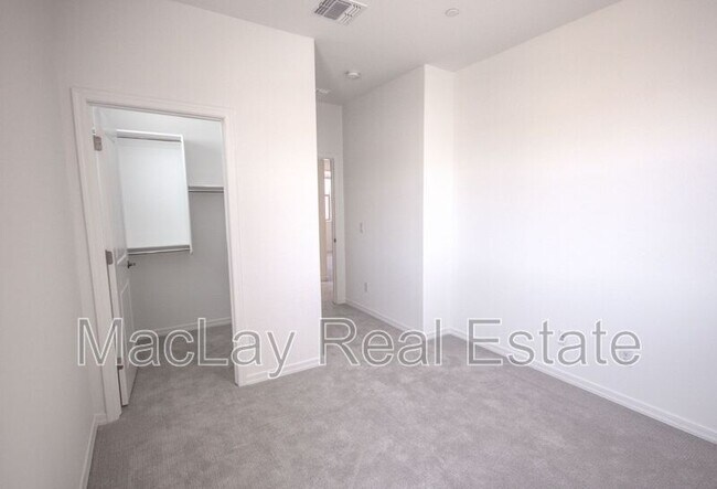 Building Photo - 21326 W Roanoke Ave