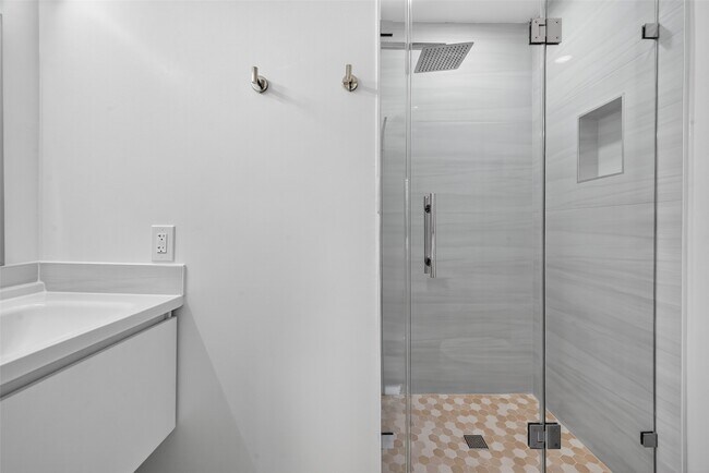 Building Photo - 2328 McClendon St