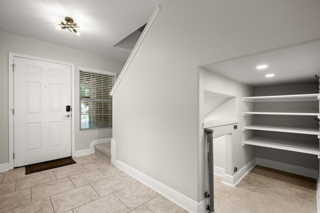 Building Photo - 7120 Razors Edge Dr