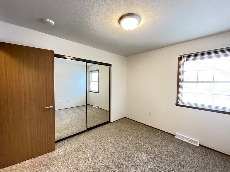 #2 Bedroom - 2829 Burgundy Dr