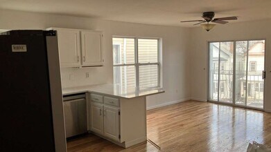 Building Photo - 352/358 Cherry Street