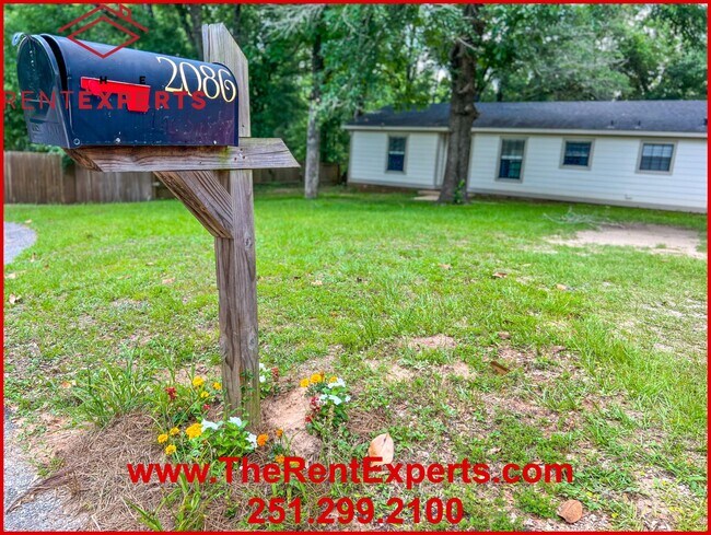 Building Photo - 2086 Mesa Dr
