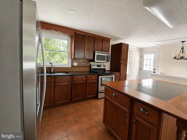 Building Photo - 31 Hamn Ln