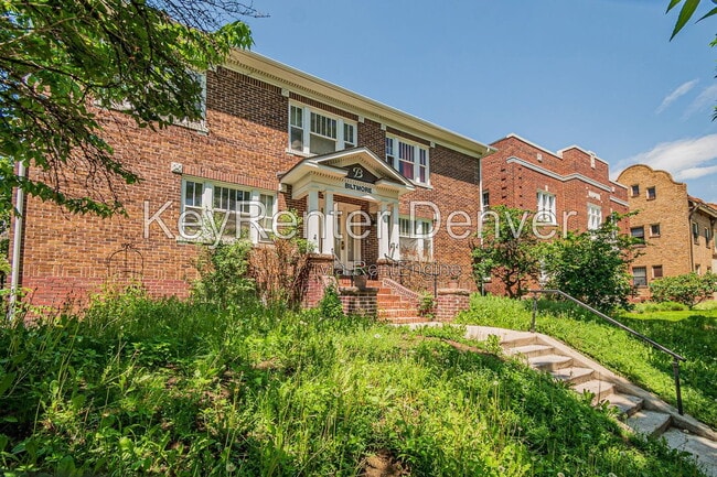 Building Photo - 945 N Washington St