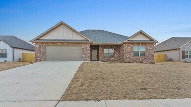 Building Photo - Charming 3-Bedroom Retreat with Cozy Fireplace