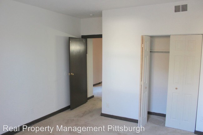 Building Photo - 2121 Milligan Ave