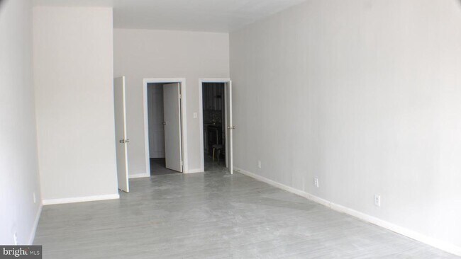 Building Photo - 112 W Coal St