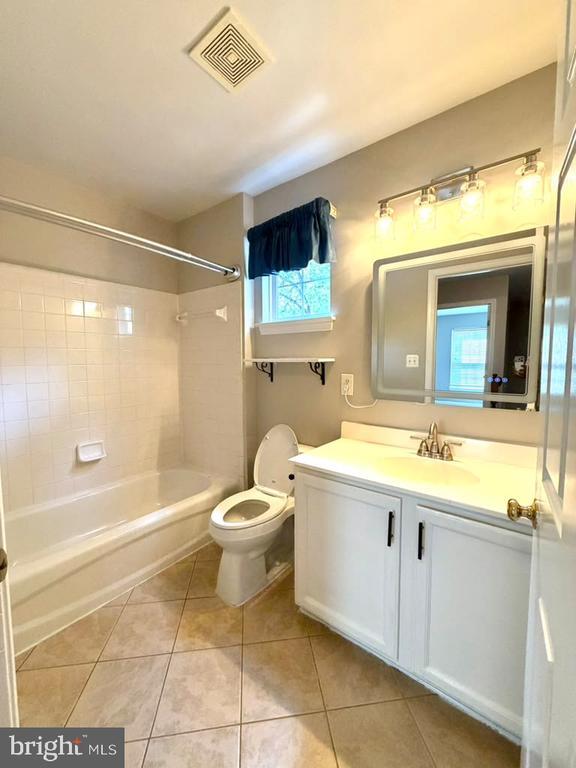 Building Photo - 43416 Sperrin Ct