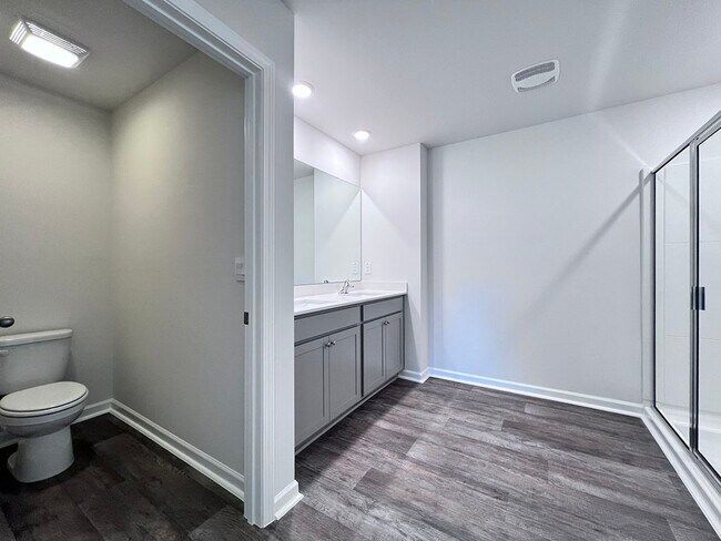 Building Photo - 258 Palm Dr