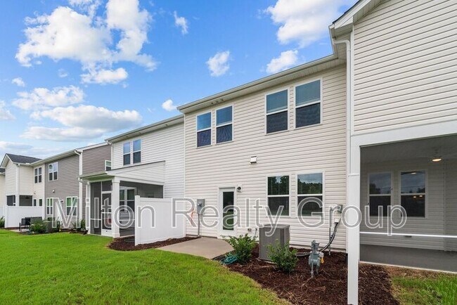 Building Photo - 45 Village Edge Dr