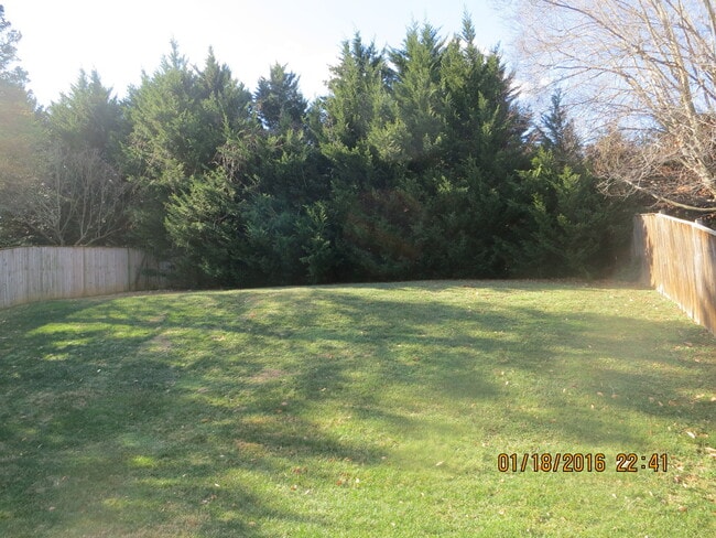 Building Photo - 3br Bethesda Rental