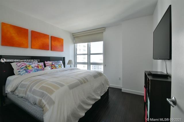 Building Photo - 951 Brickell Ave