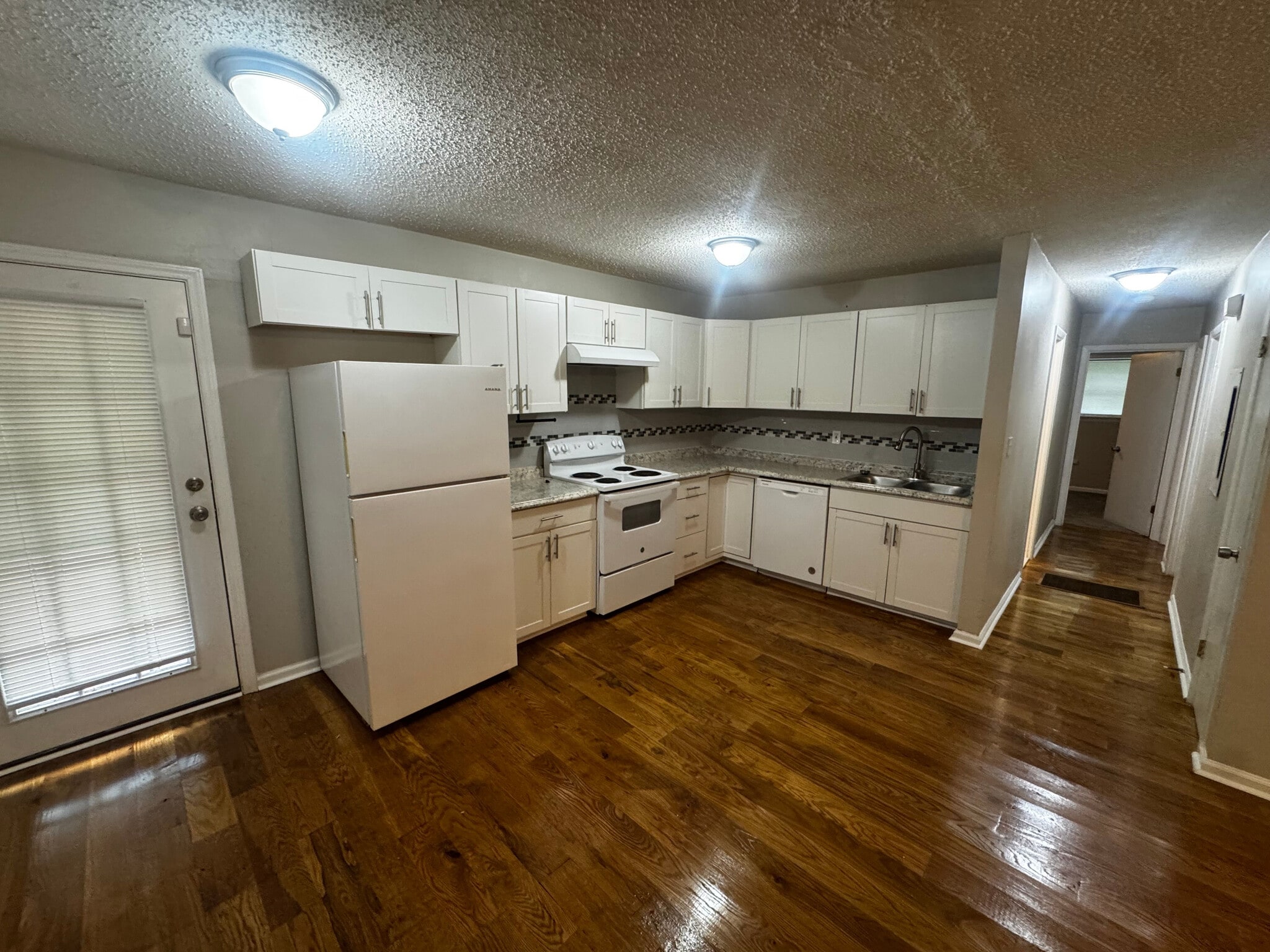 Building Photo - Room in Single Family Home on Jeb Stuart Dr