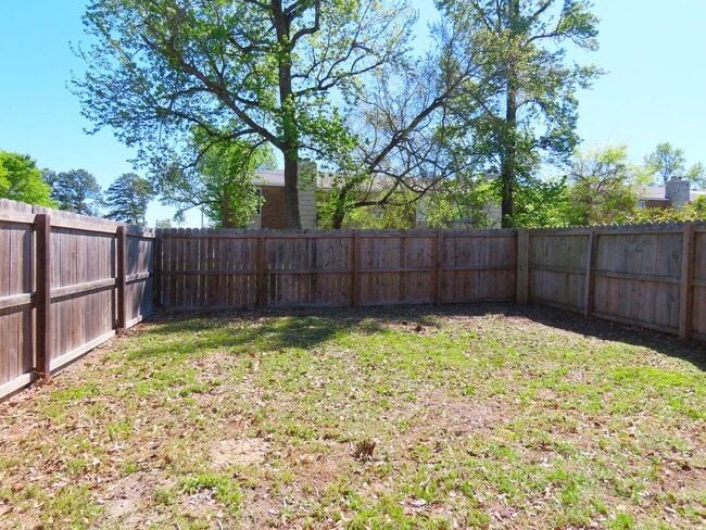 Building Photo - South Tyler! 3 Bedroom, 2 Bath Duplex w/Garage