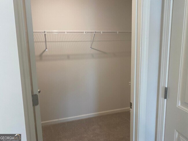 Building Photo - 8282 Castleton Dr