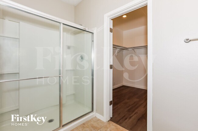 Building Photo - 732 Carlsbad Dr