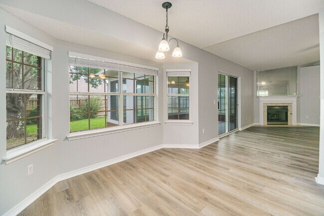 Building Photo - Beautiful property in highly desirable Lilian Woods Subdivision!