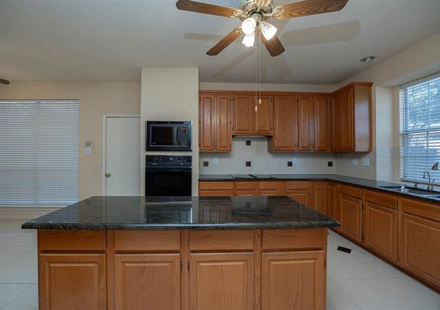 Building Photo - 7405 Stoney Point Dr