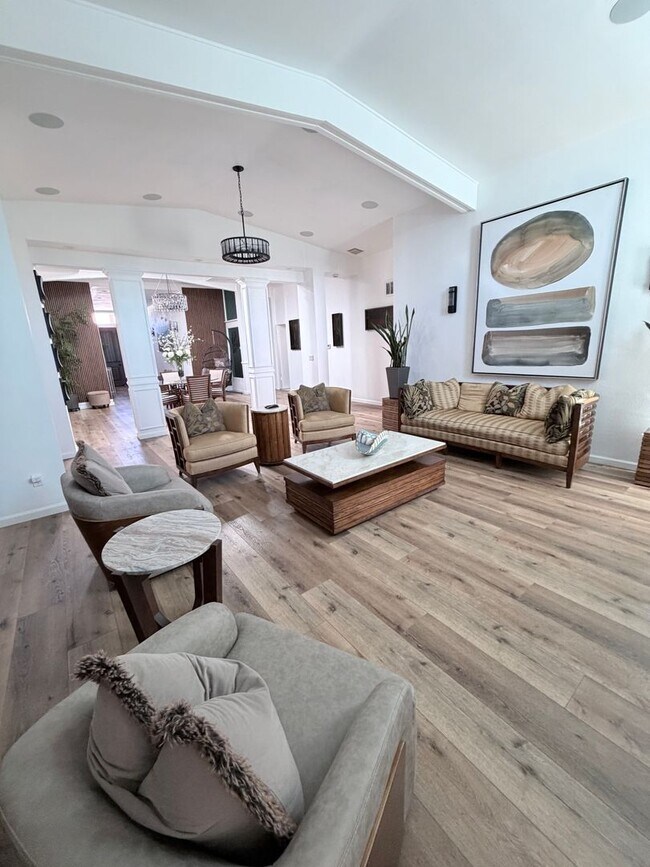 Building Photo - Huntington Harbor Lifestyle - Location, Location, Perfection!